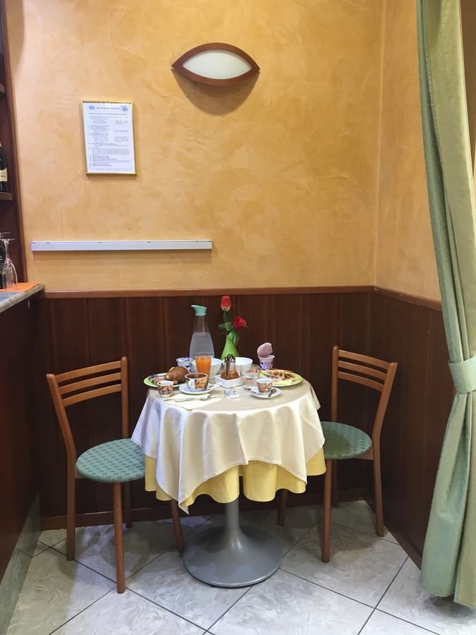 Hotel Dore Milánó Kültér fotó
